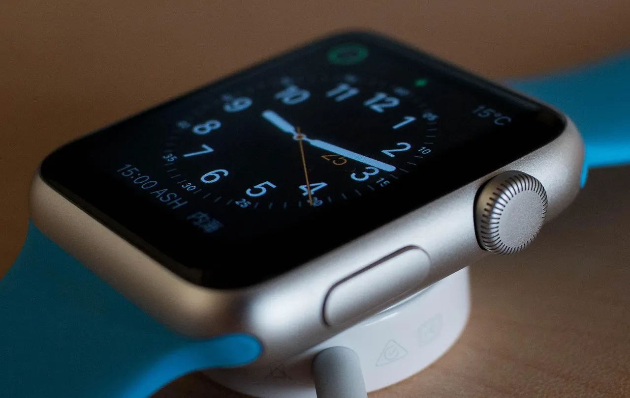 Using Your iPhone To Charge Apple Watch